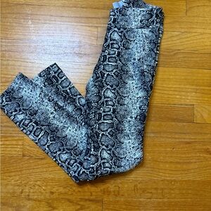 Bar III Black and White Snake Skin Print Leggings Small